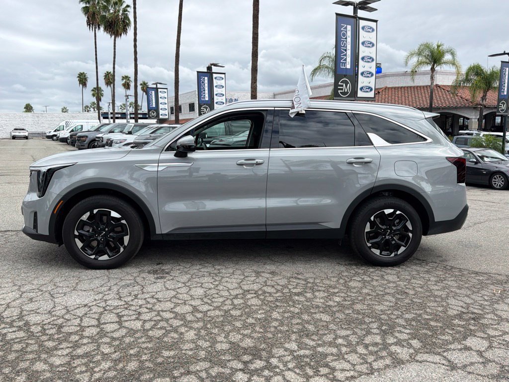 Used 2025 Kia Sorento S w/ Panoramic Sunroof Package FWD image 7