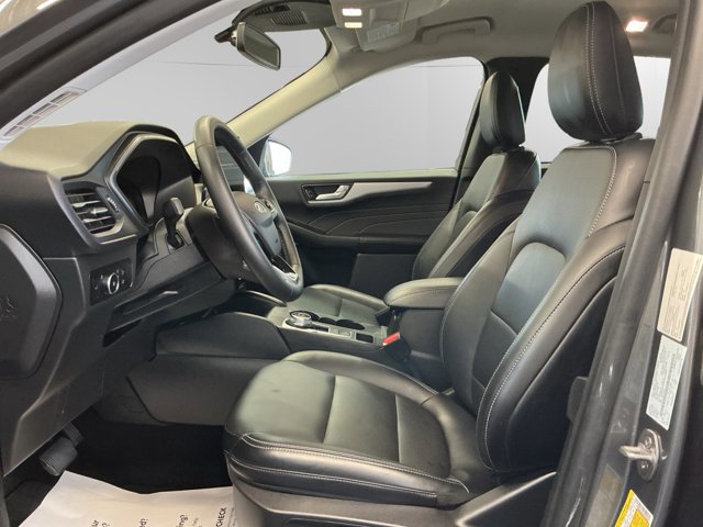 Certified 2025 Ford Escape Platinum AWD/4WD image 9