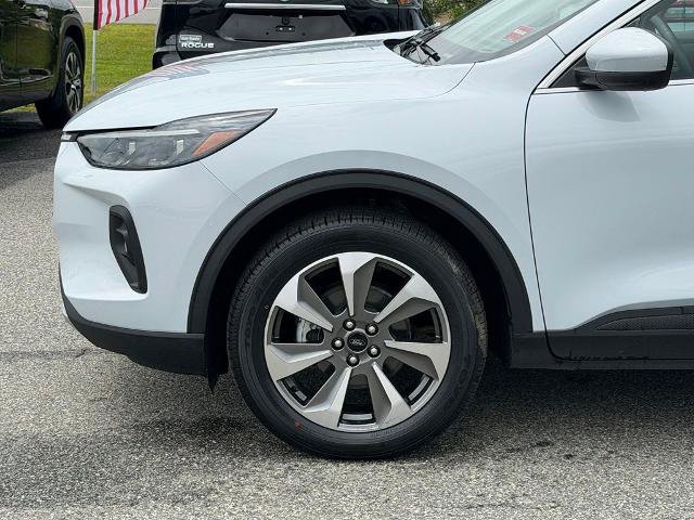 Certified 2025 Ford Escape Platinum AWD/4WD image 23