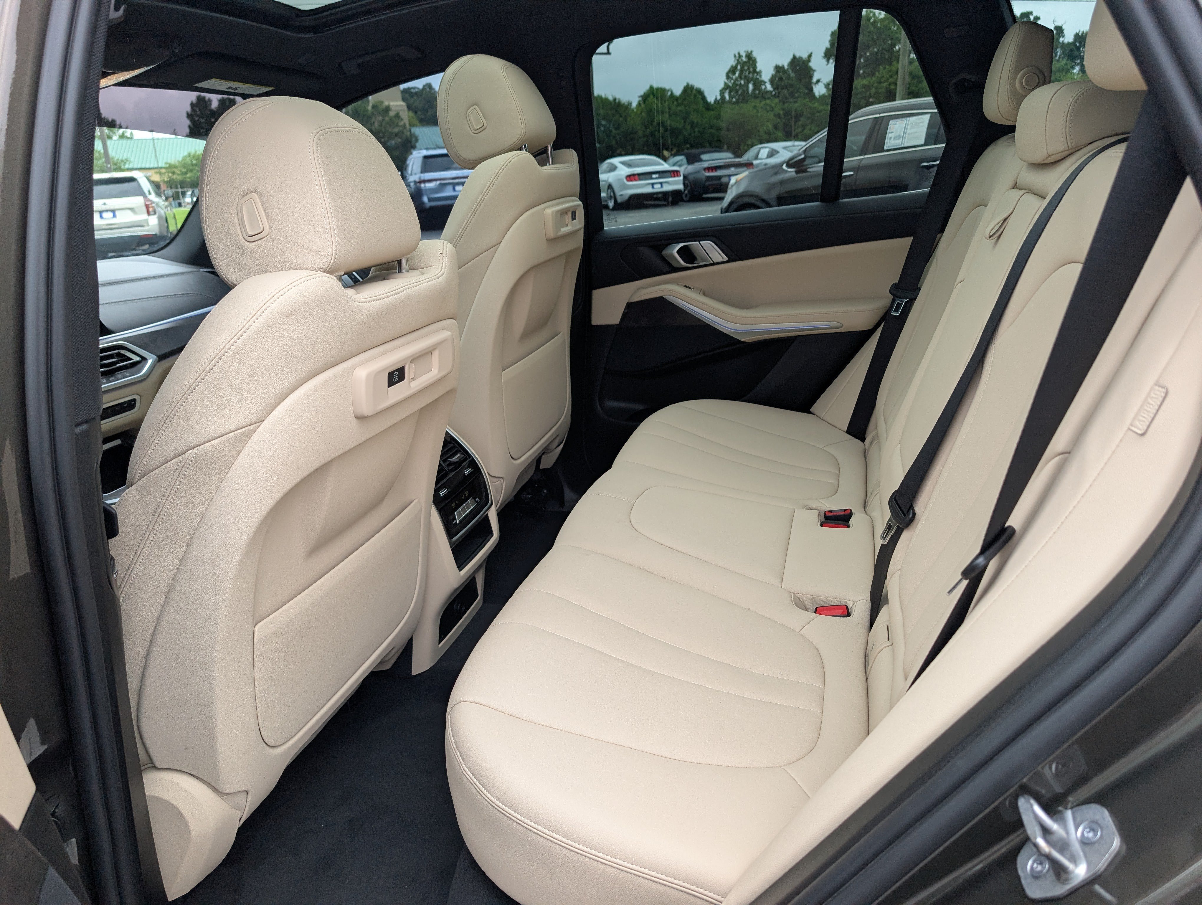 Used 2022 BMW X5 sDrive40i w/ Premium Package RWD image 15
