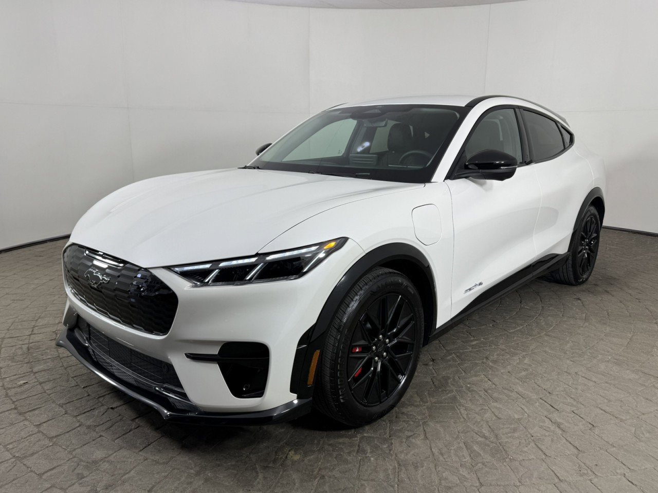 Certified 2025 Ford Mustang Mach-E Premium w/ Sport Appearance Package AWD/4WD image 3