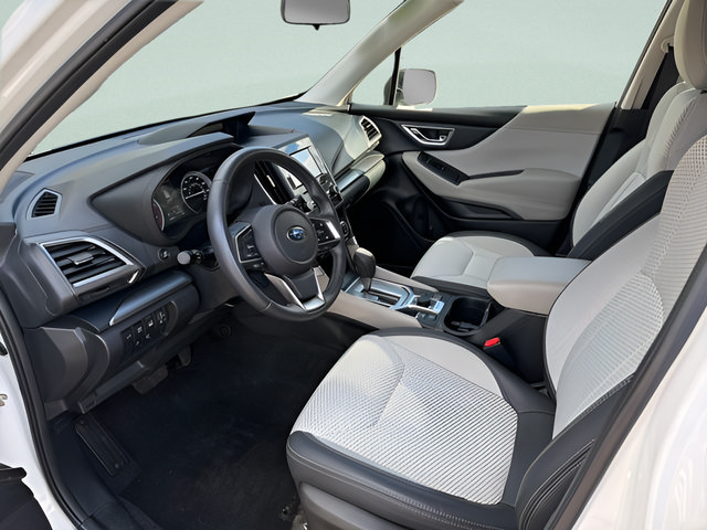 Used 2023 Subaru Forester Premium AWD/4WD image 6