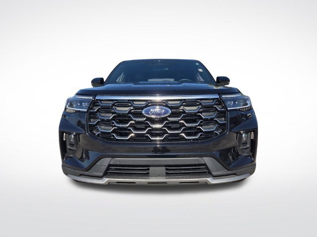 Certified 2026 Ford Explorer Platinum RWD image 3