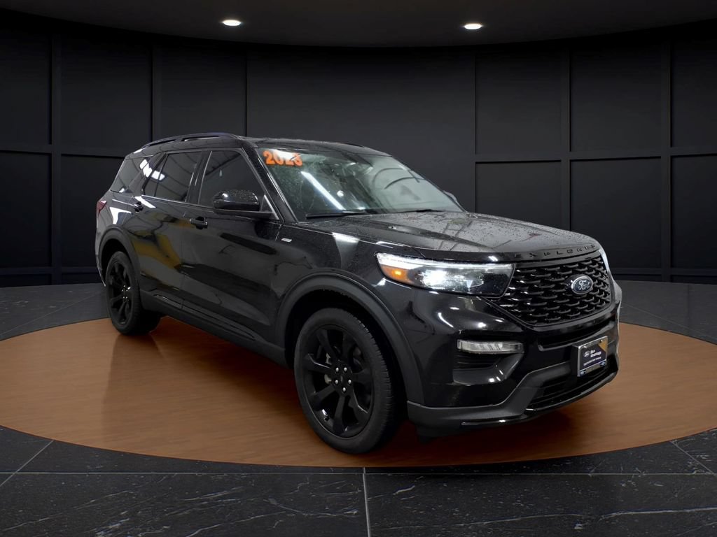 Certified 2023 Ford Explorer ST-Line AWD/4WD image 1