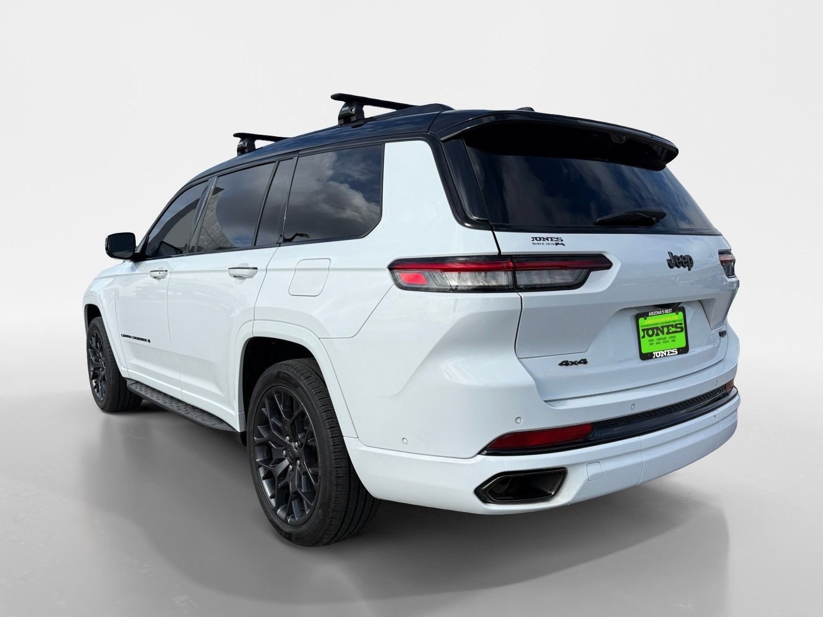 Used 2023 Jeep Grand Cherokee L Summit w/ Advanced Protech Group IV AWD/4WD image 4