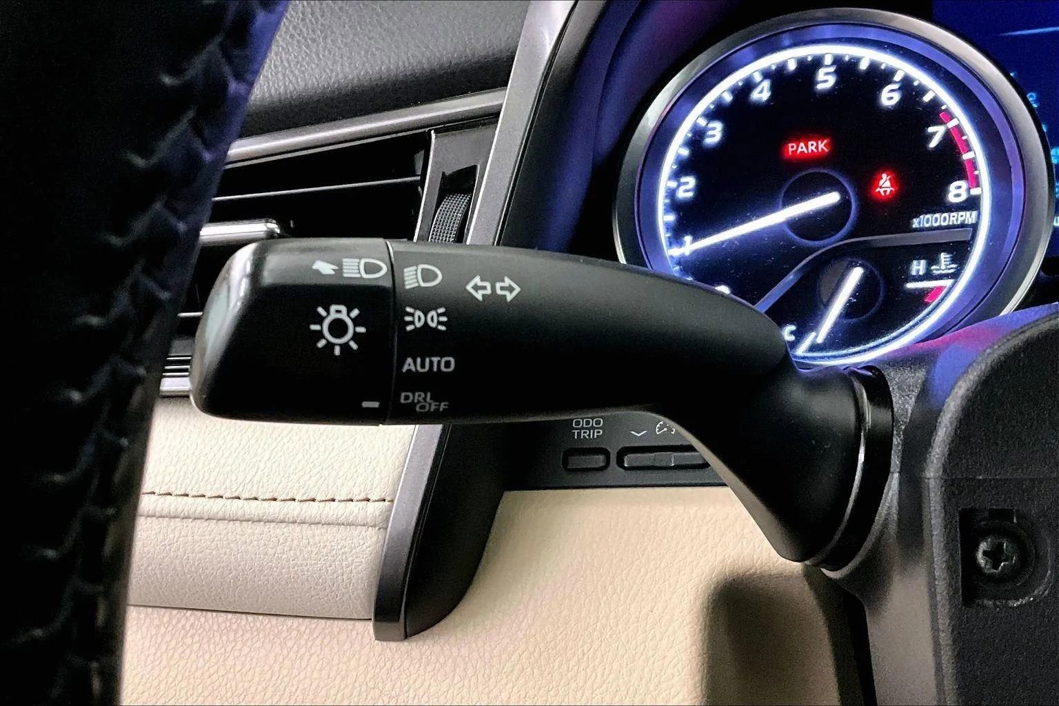 Used 2019 Toyota Camry XLE w/ Navigation Package image 30