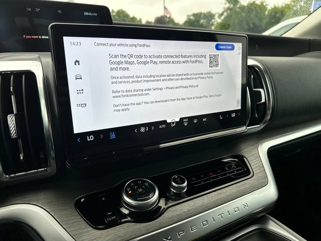 Certified 2025 Ford Expedition Max Platinum w/ Driver's Package AWD/4WD image 19