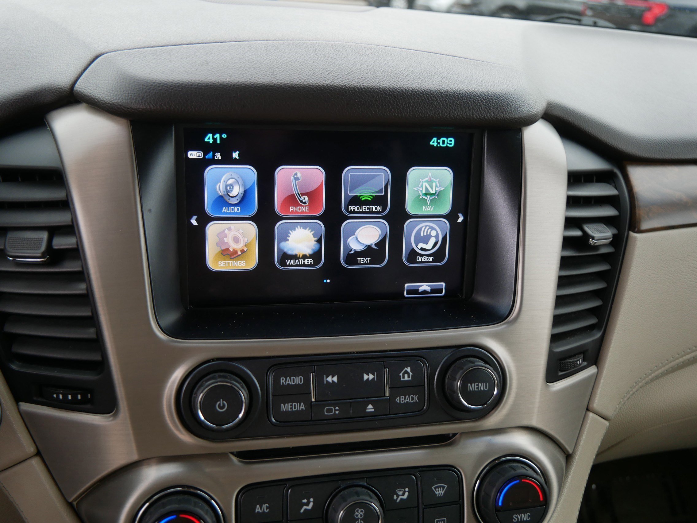 Used 2018 GMC Yukon Denali w/ Enhanced Security Package image 22