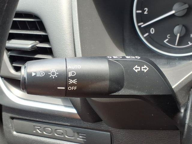 Used 2024 Nissan Rogue S AWD/4WD image 15