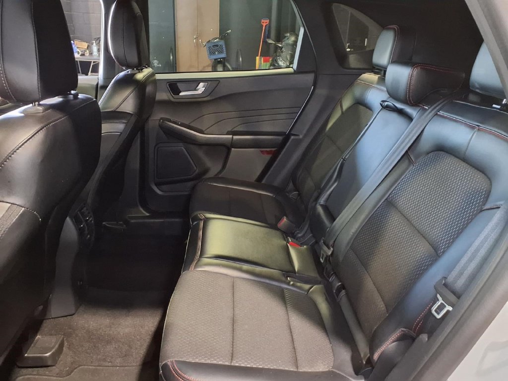 Certified 2025 Ford Escape ST-Line FWD image 21