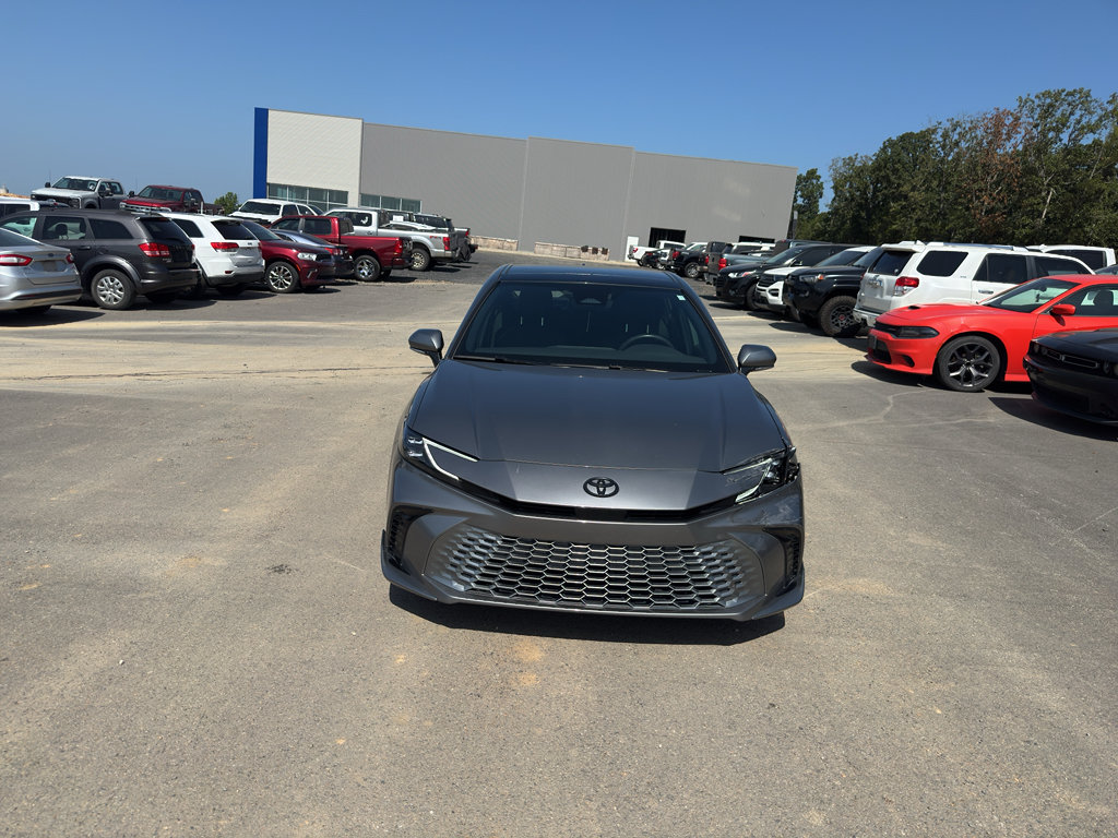 Used 2025 Toyota Camry XSE AWD/4WD image 2