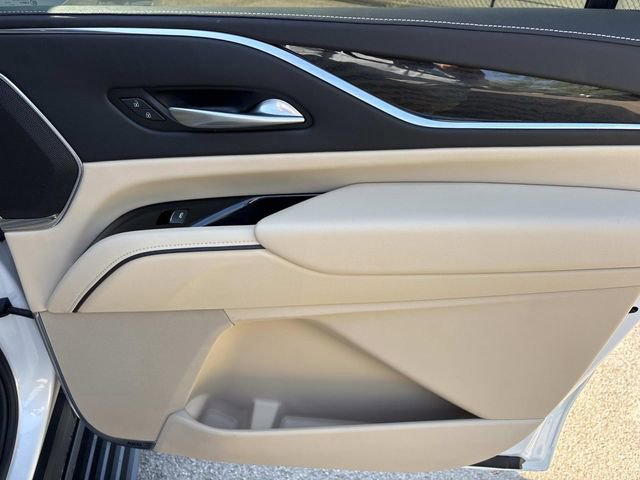 Used 2024 Cadillac Escalade ESV Premium Luxury w/ Performance Package image 20