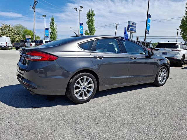 Certified 2017 Ford Fusion SE FWD image 11