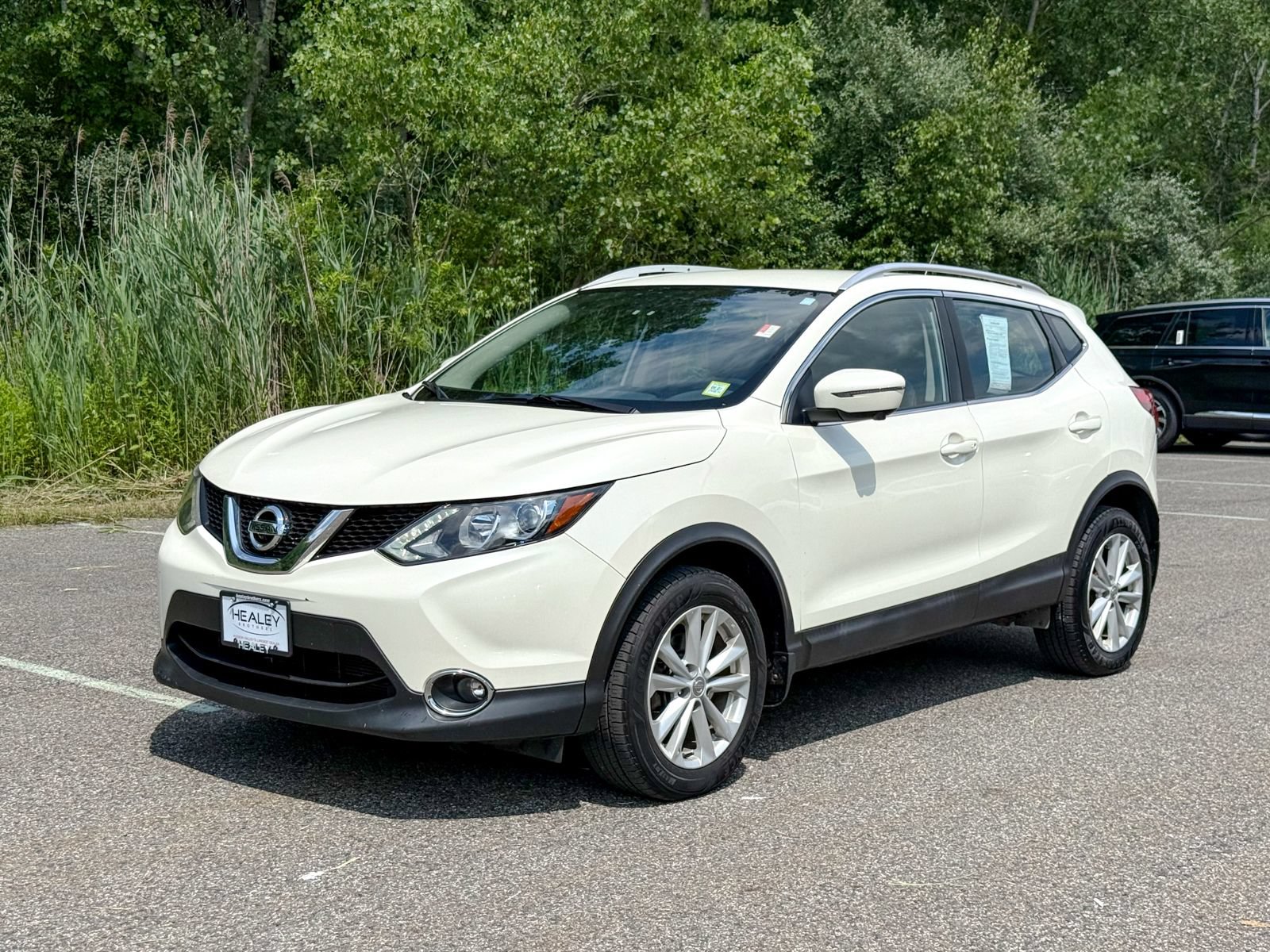 Used 2017 Nissan Rogue Sport SV w/ SV Premium Package AWD/4WD image 3