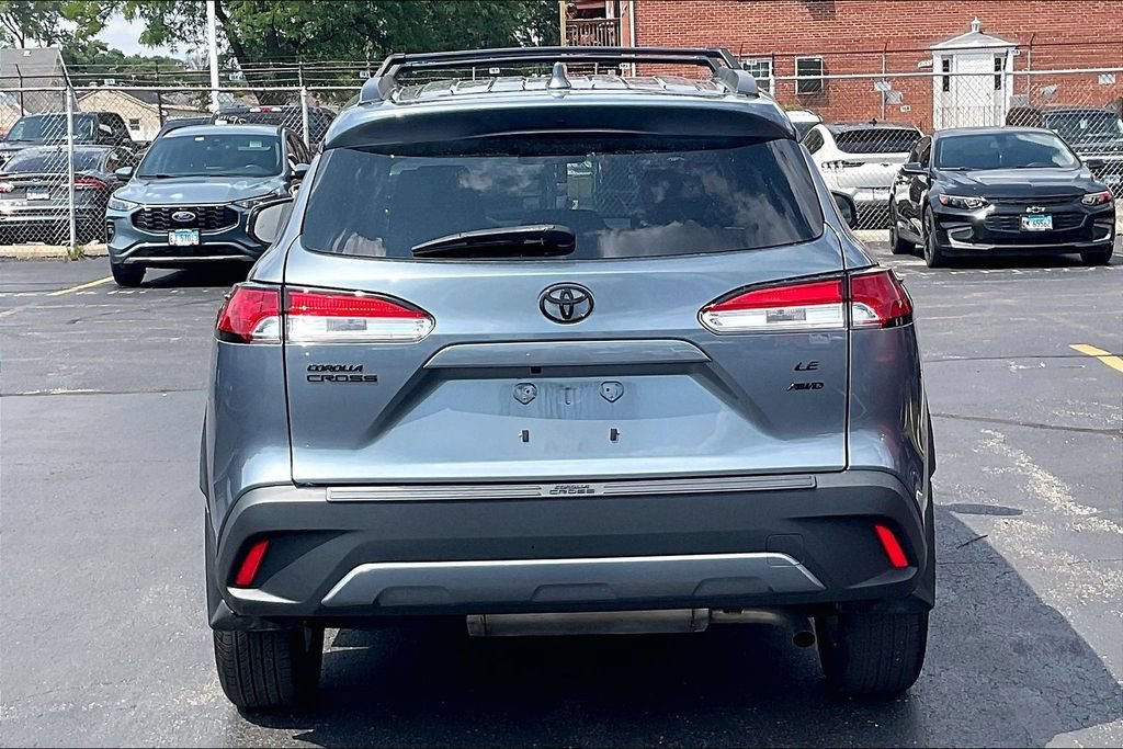 Used 2023 Toyota Corolla Cross LE w/ Moonroof Package AWD/4WD image 3