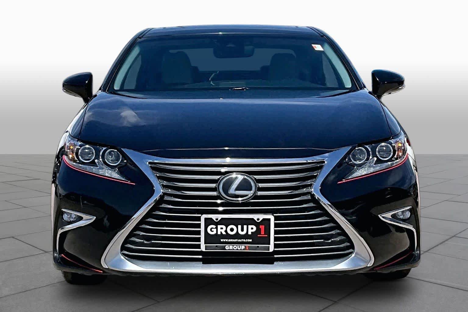 Used 2018 Lexus ES 350 w/ Luxury Package w/Wood Trim FWD image 4