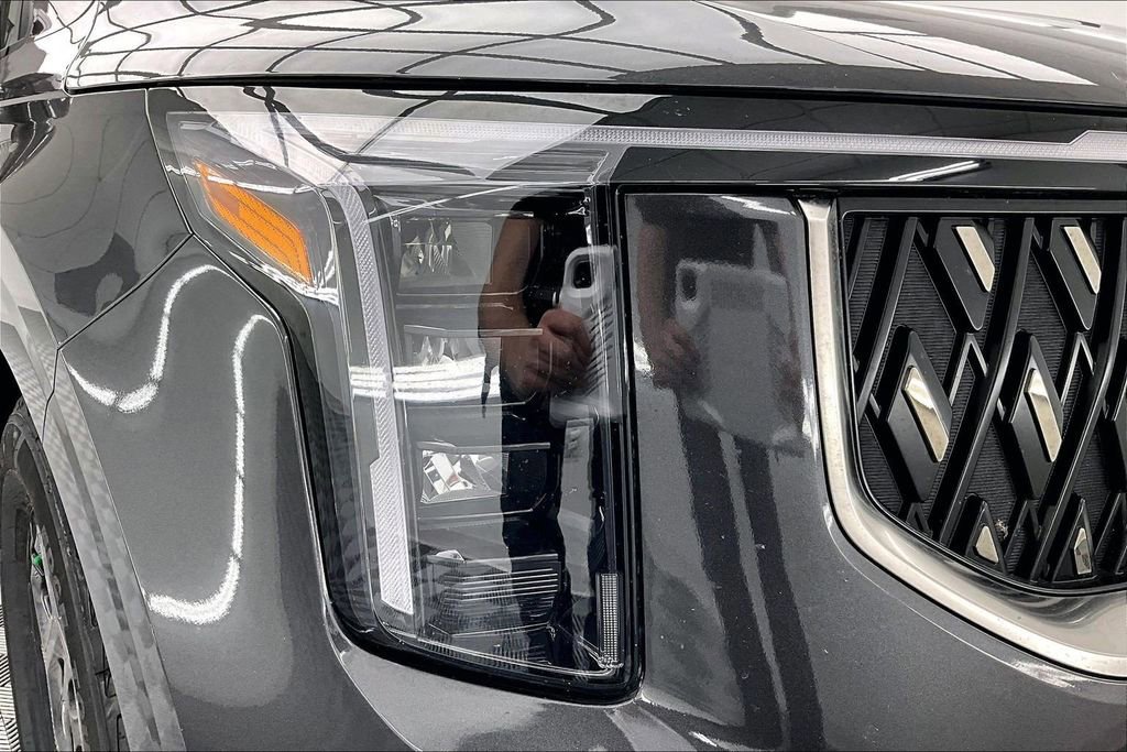 Used 2025 Kia Carnival LXS image 30