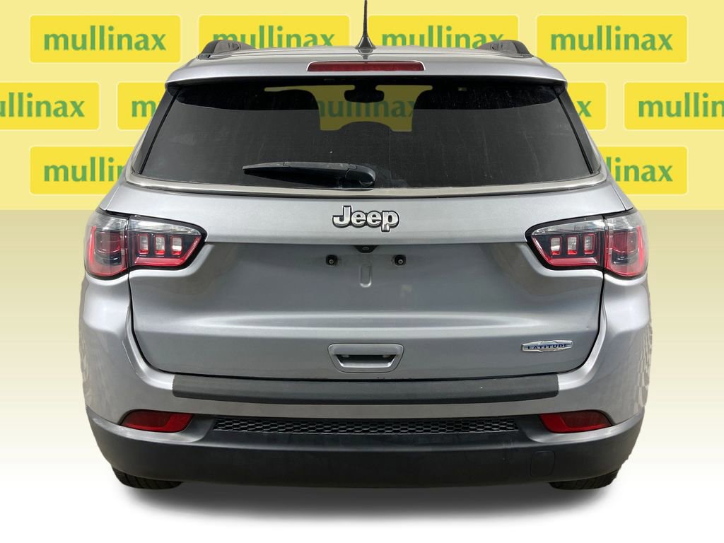 Used 2019 Jeep Compass Latitude image 4