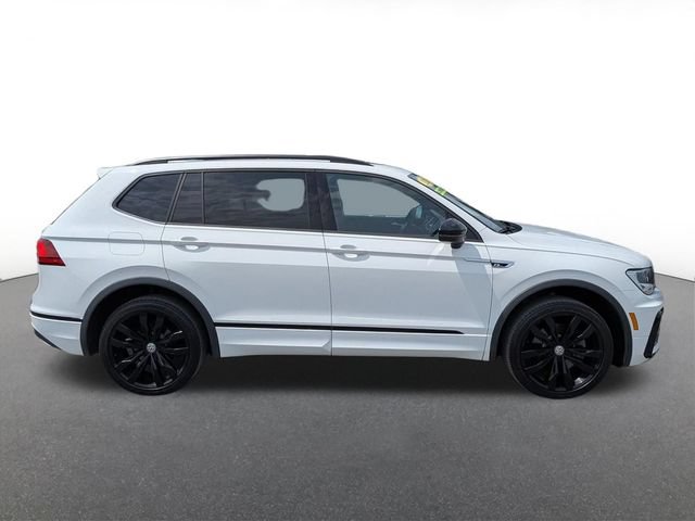 Used 2020 Volkswagen Tiguan SE R-Line AWD/4WD image 2