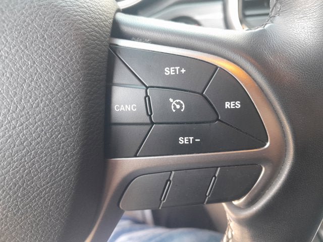 Used 2021 Jeep Grand Cherokee Laredo AWD/4WD image 19