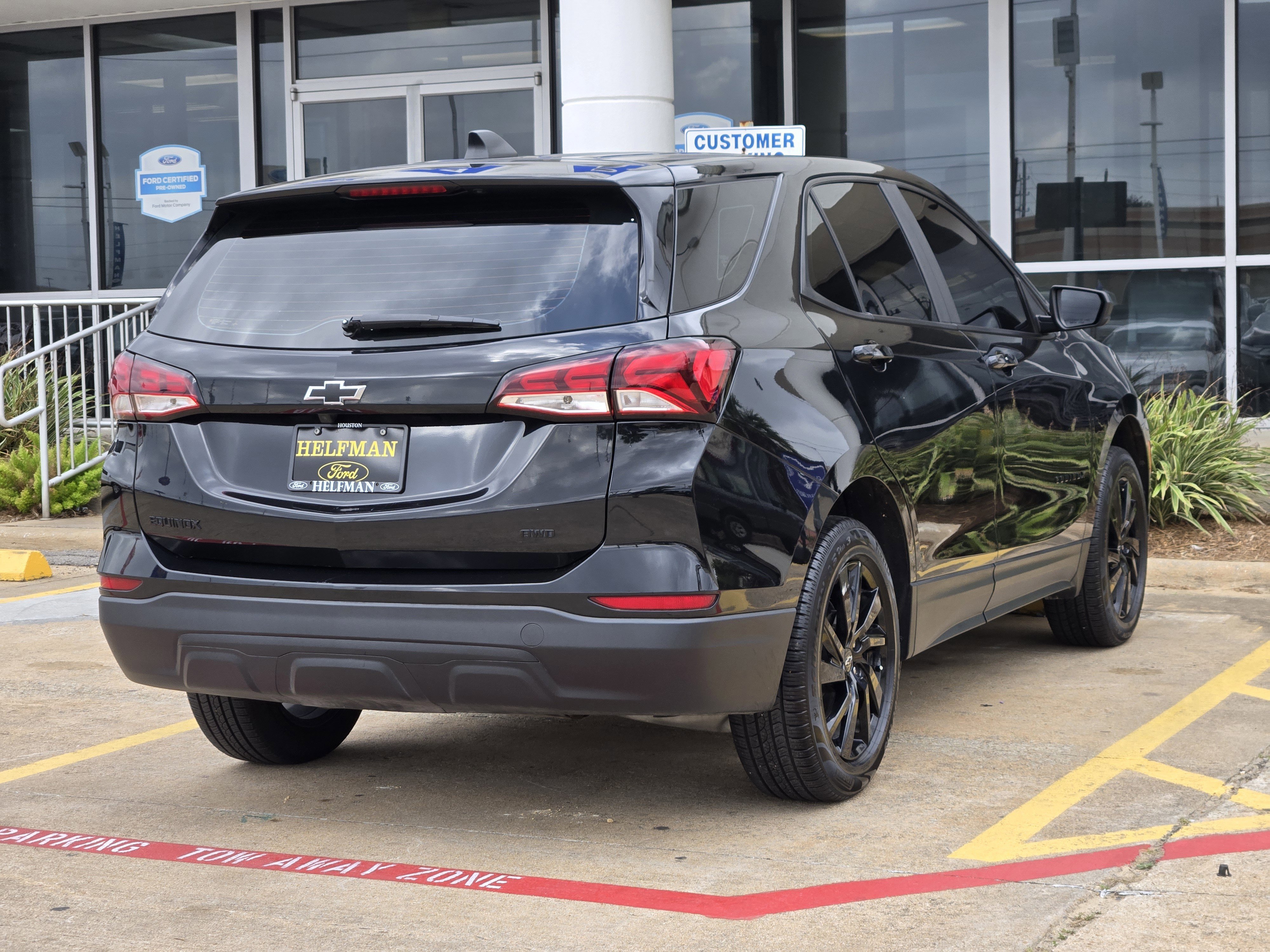 Used 2024 Chevrolet Equinox LS w/ Midnight Edition image 3