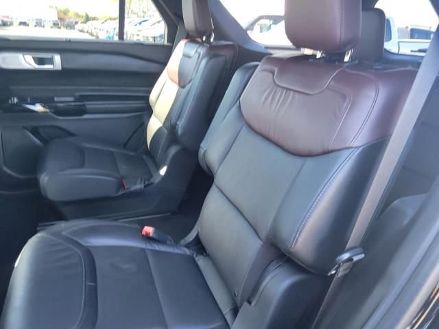 Certified 2022 Ford Explorer Platinum w/ Equipment Group 601A image 17