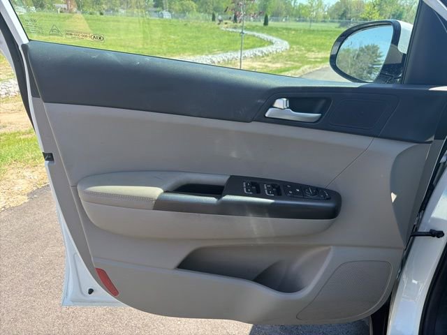 Used 2021 Kia Sportage LX w/ LX Fwd Popular Package image 17