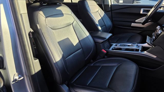 Certified 2023 Ford Explorer Limited w/ Limited Technology Package AWD/4WD image 11