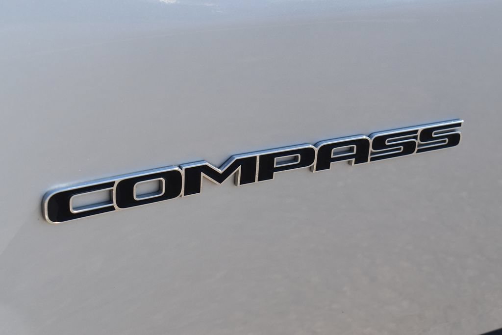 Used 2025 Jeep Compass Limited AWD/4WD image 7