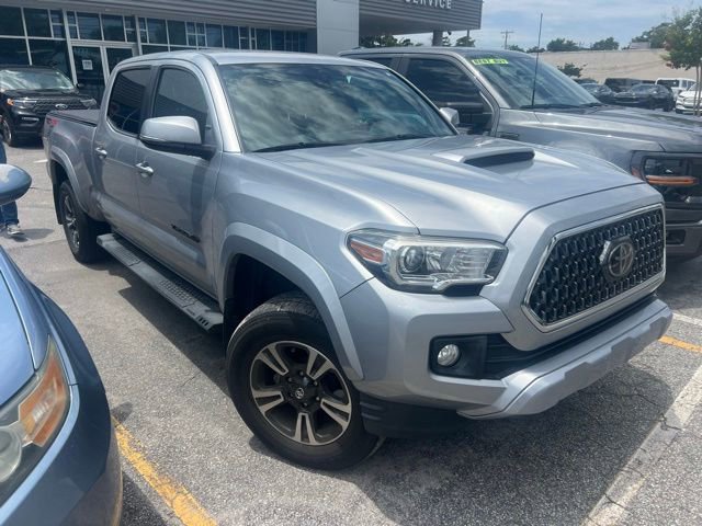 Used 2019 Toyota Tacoma TRD Sport AWD/4WD image 4