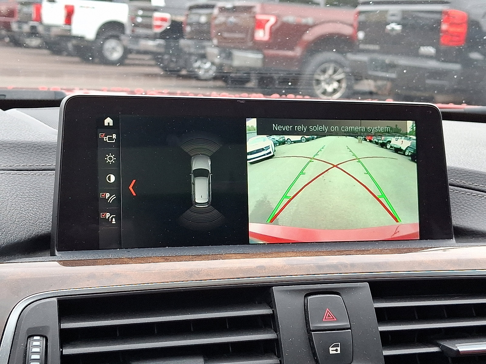 Used 2018 BMW 330i xDrive Wagon w/ Premium Package image 24