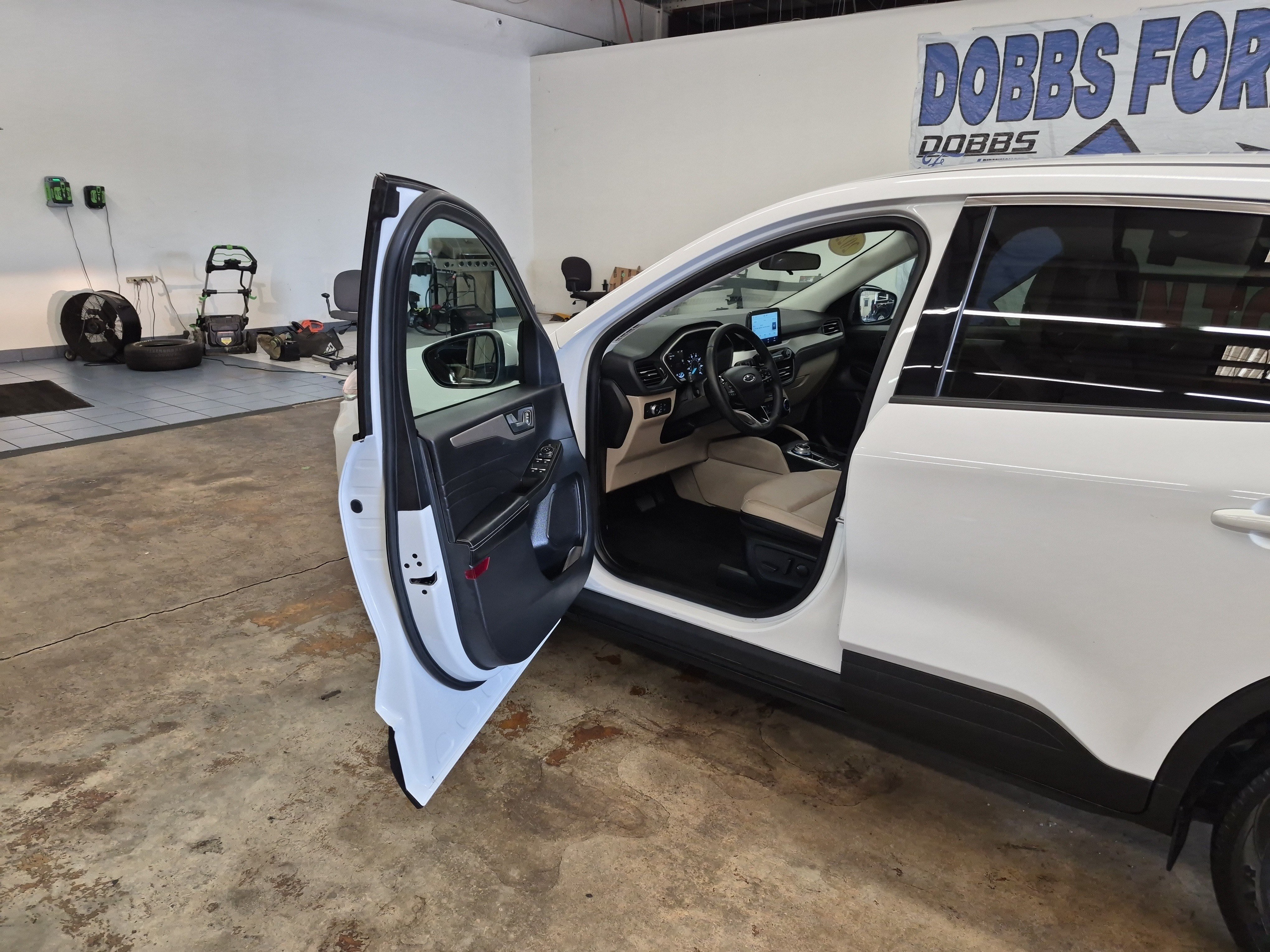 Certified 2022 Ford Escape SEL AWD/4WD image 9