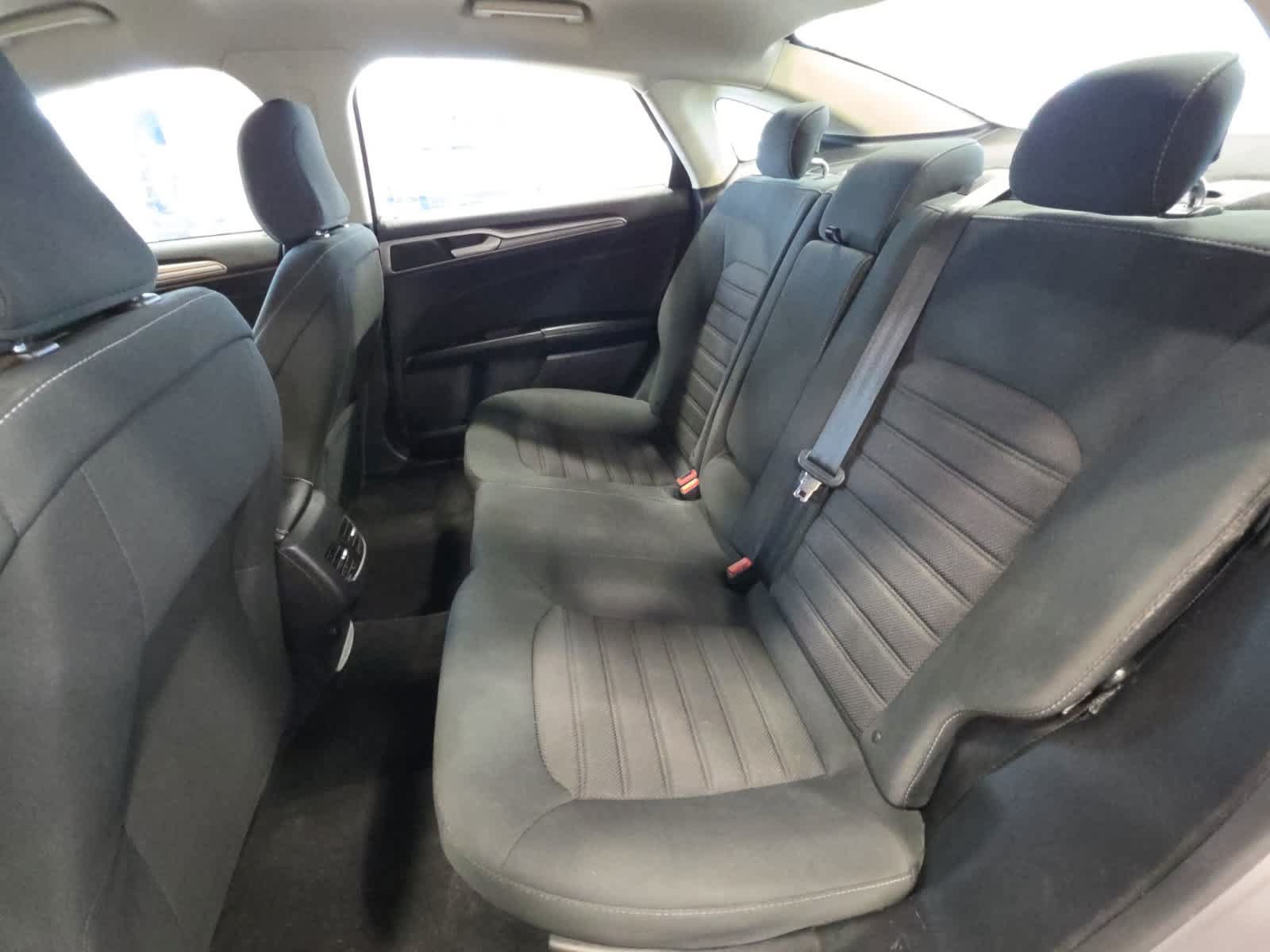 Certified 2020 Ford Fusion SE FWD image 32