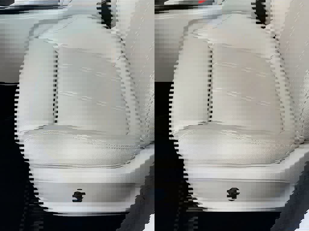 Used 2025 Mercedes-Benz GLA 250 4MATIC image 30