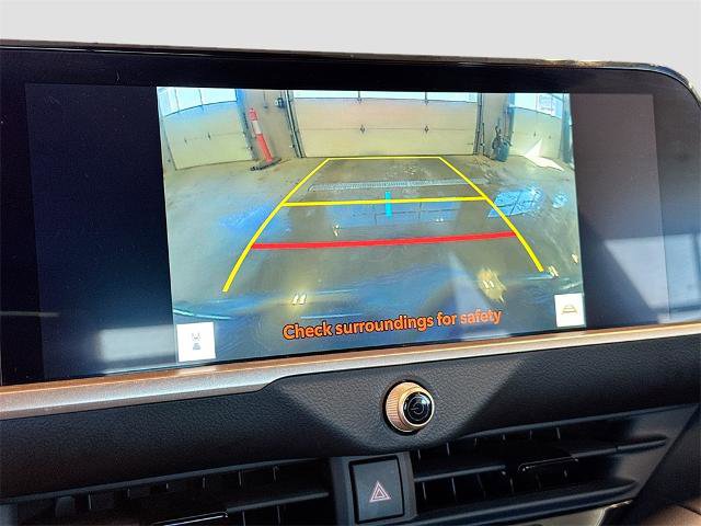 Used 2023 Toyota Crown XLE image 11