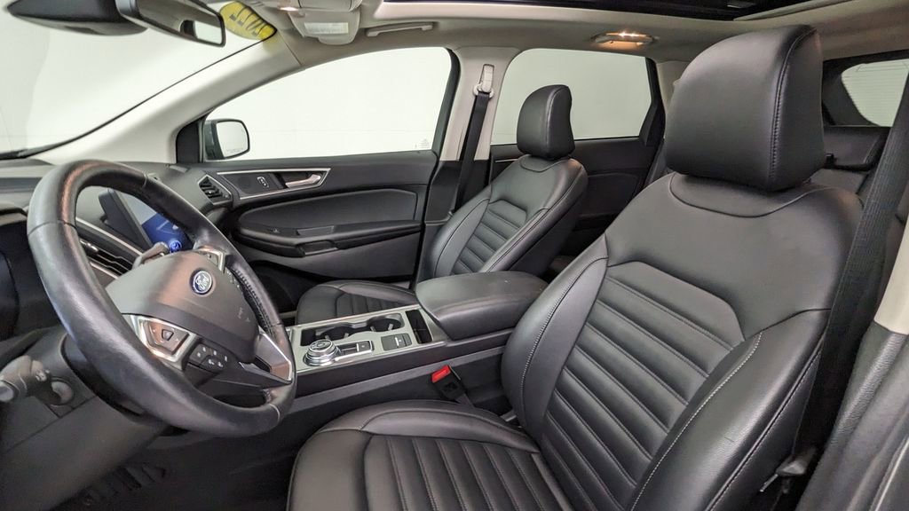 Certified 2022 Ford Edge SEL w/ Convenience Package AWD/4WD image 2
