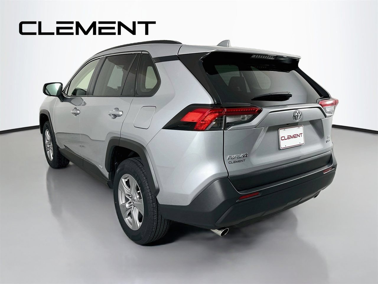 Used 2025 Toyota RAV4 LE AWD/4WD image 10