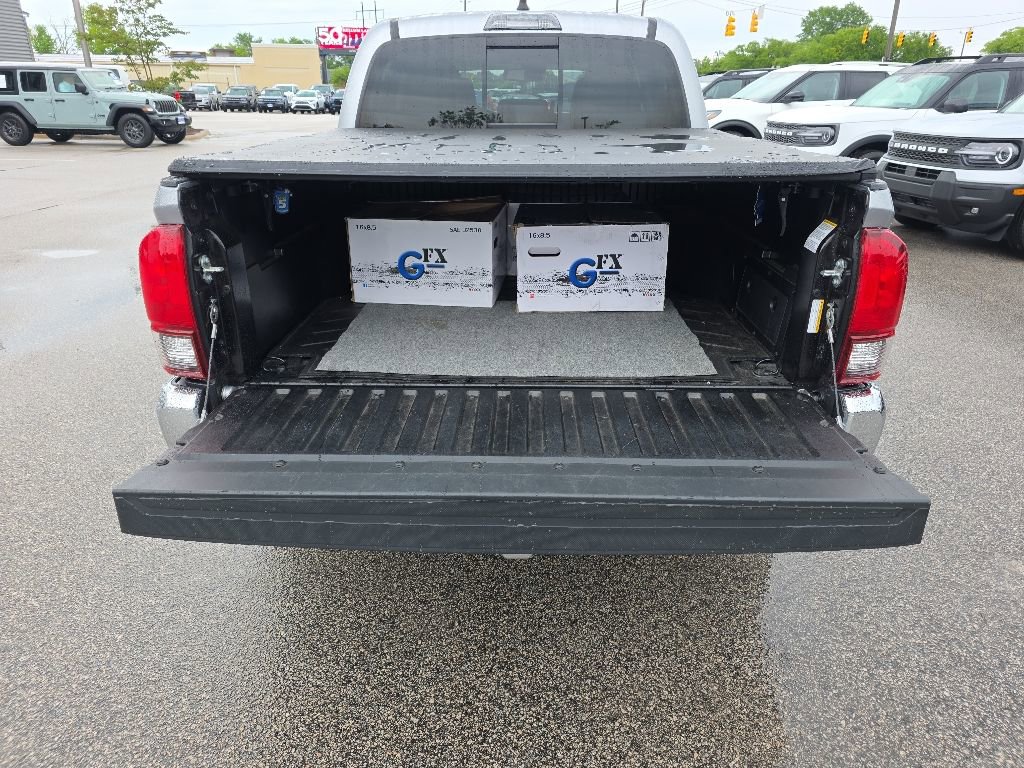 Used 2021 Toyota Tacoma SR5 RWD image 5