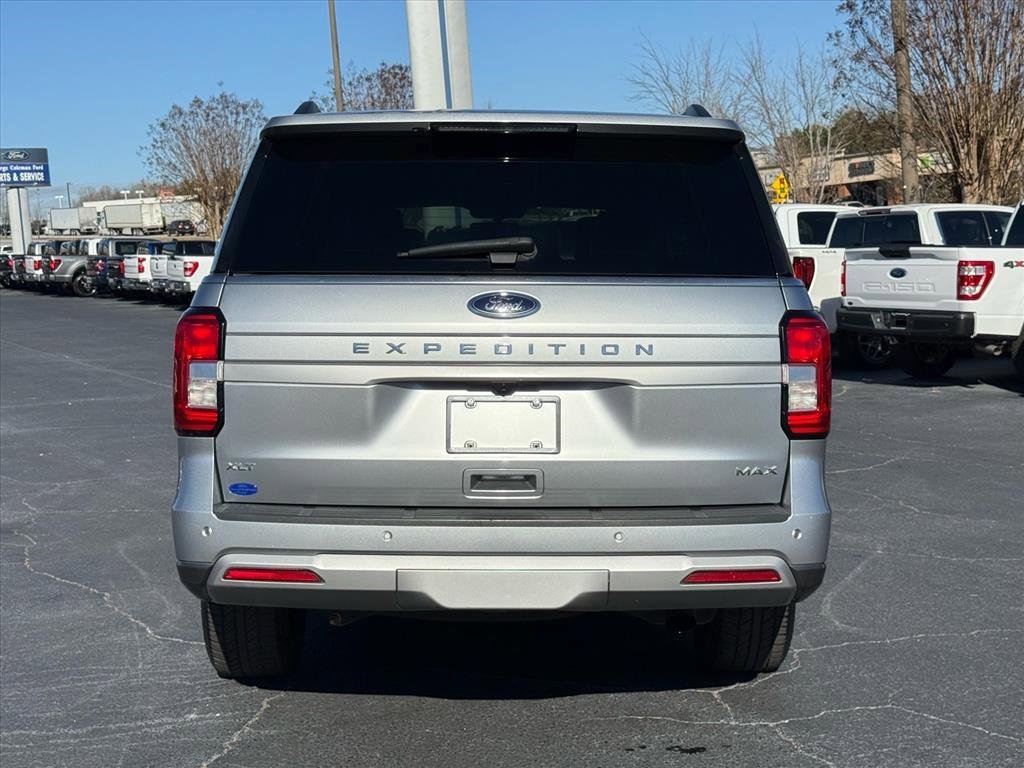 Certified 2023 Ford Expedition Max XLT image 5