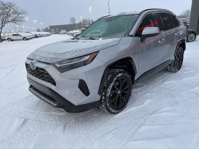 Used 2022 Toyota RAV4 SE image 12
