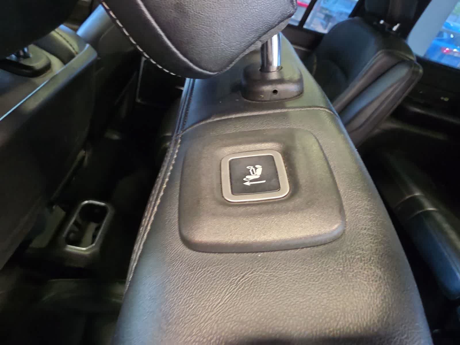 Used 2022 Jeep Wagoneer Series II AWD/4WD image 33