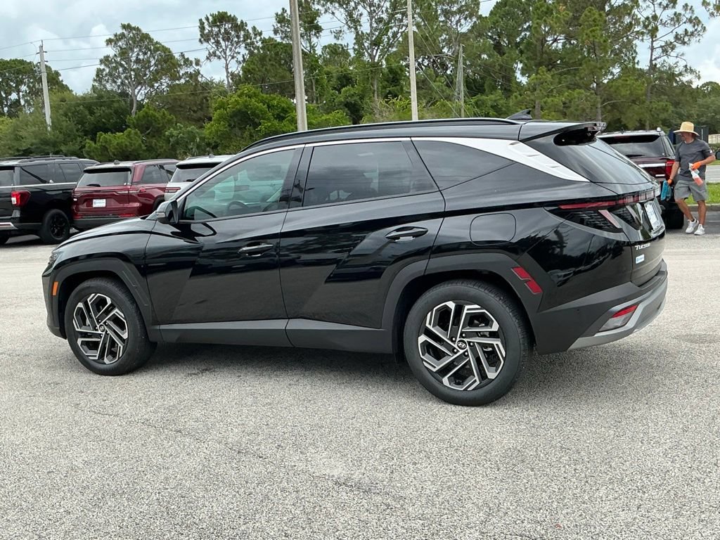 Used 2025 Hyundai Tucson Limited FWD image 6