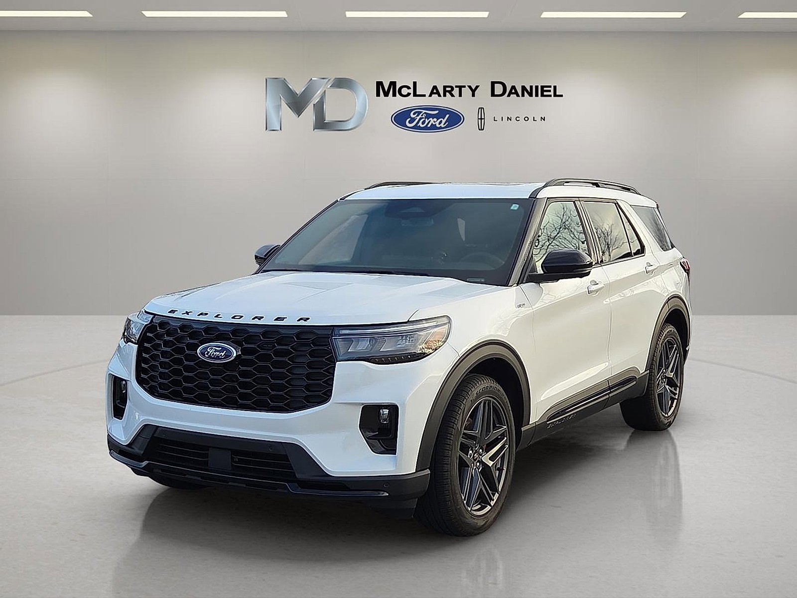 Certified 2025 Ford Explorer ST-Line w/ Premium Package image 2