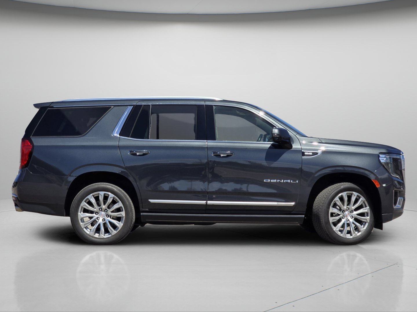 Used 2022 GMC Yukon Denali w/ Denali Premium Package AWD/4WD image 23