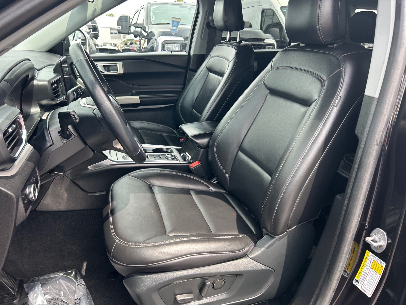 Certified 2023 Ford Explorer XLT w/ Equipment Group 202A AWD/4WD image 9