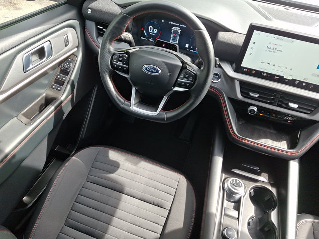 Certified 2025 Ford Explorer ST-Line AWD/4WD image 15