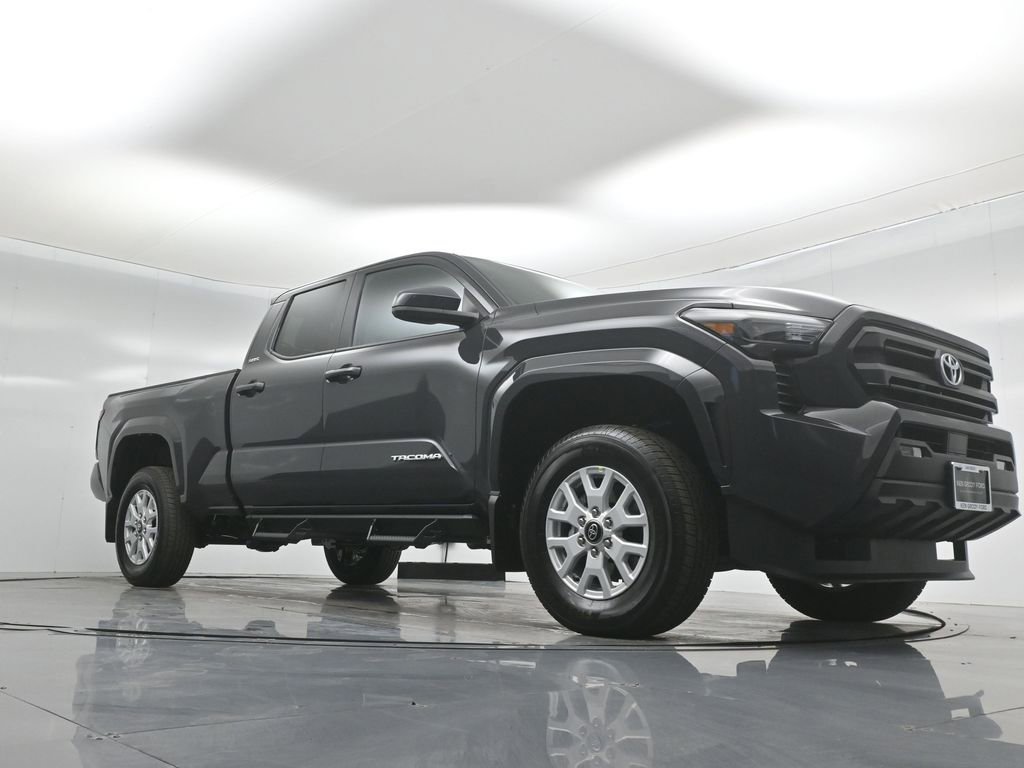Used 2025 Toyota Tacoma SR5 image 43