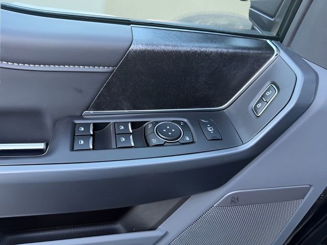 Certified 2024 Ford F250 XLT w/ Black Appearance Package image 16