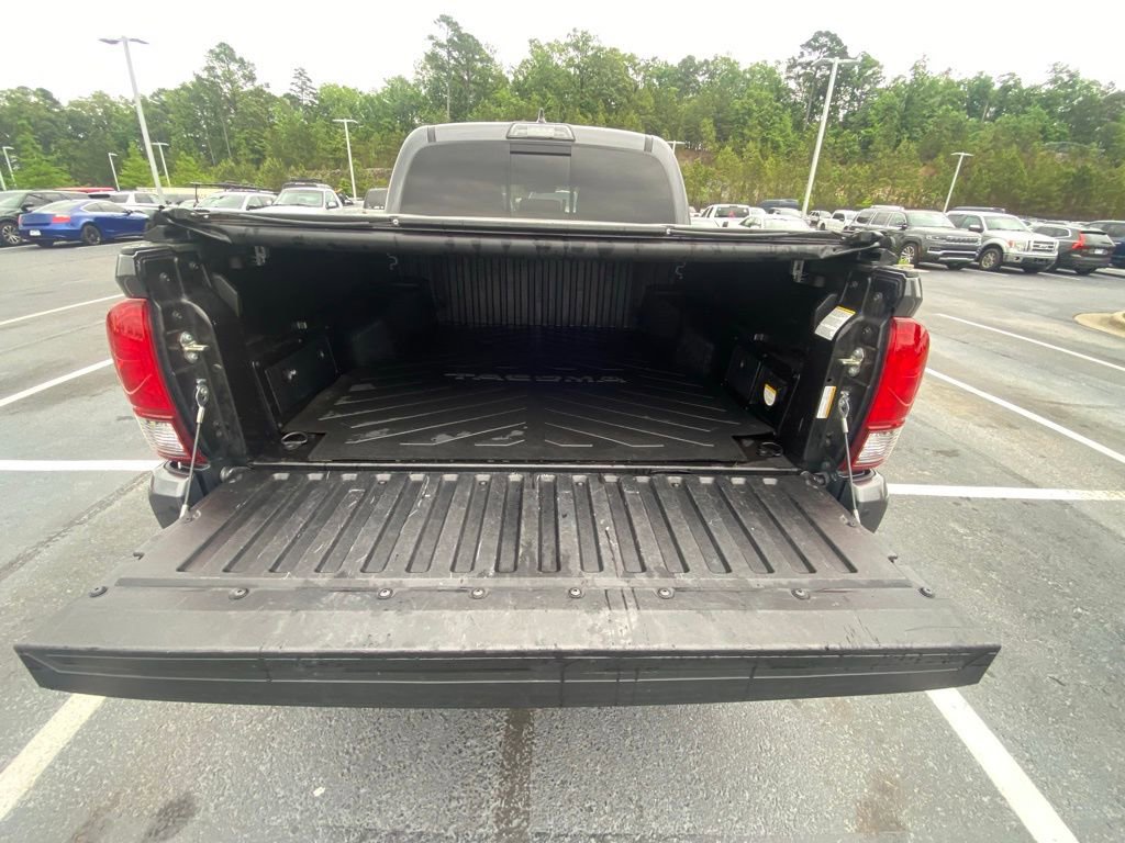 Used 2018 Toyota Tacoma TRD Sport w/ Technology Package RWD image 27