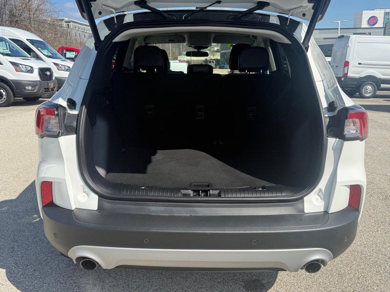 Certified 2022 Ford Escape SEL w/ Technology Package AWD/4WD image 8